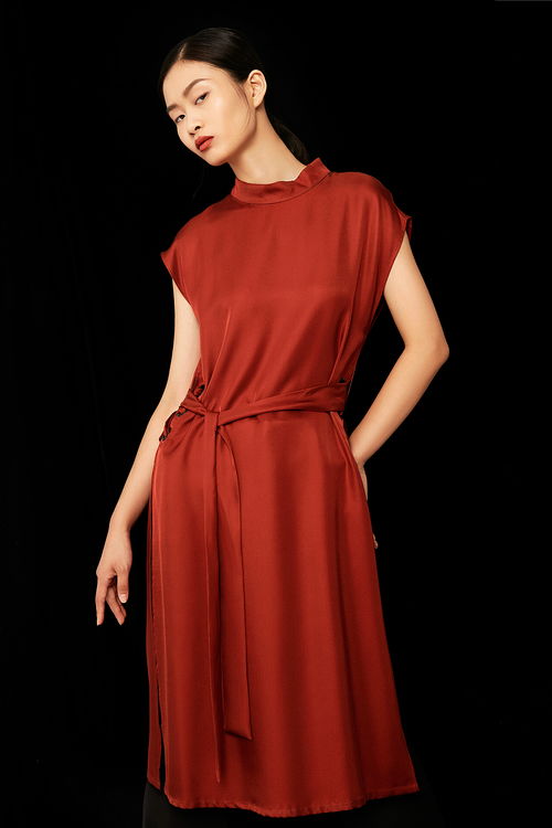 時尚配飾的視覺演繹 DYWA服裝拍攝中的鞋帽搭配藝術